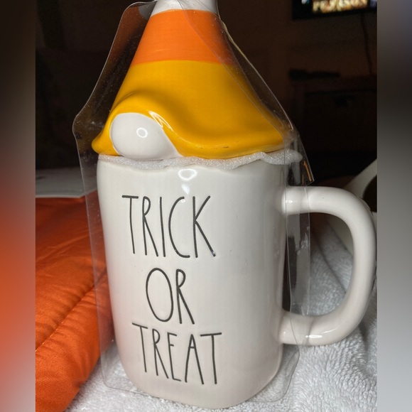Halloween CLASSIC RAE DUNN “TRICK OR TREAT” GNOME MUG w/CANDY CORN TOPPER🎃 - Picture 10 of 12